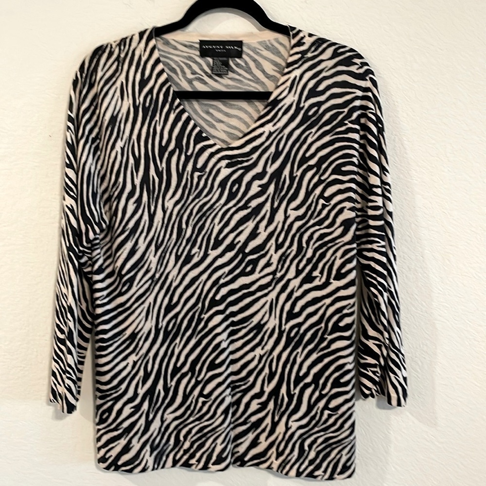 August Silk Women’s Knit Sweater Large 100% Silk Animal Print Contemporary